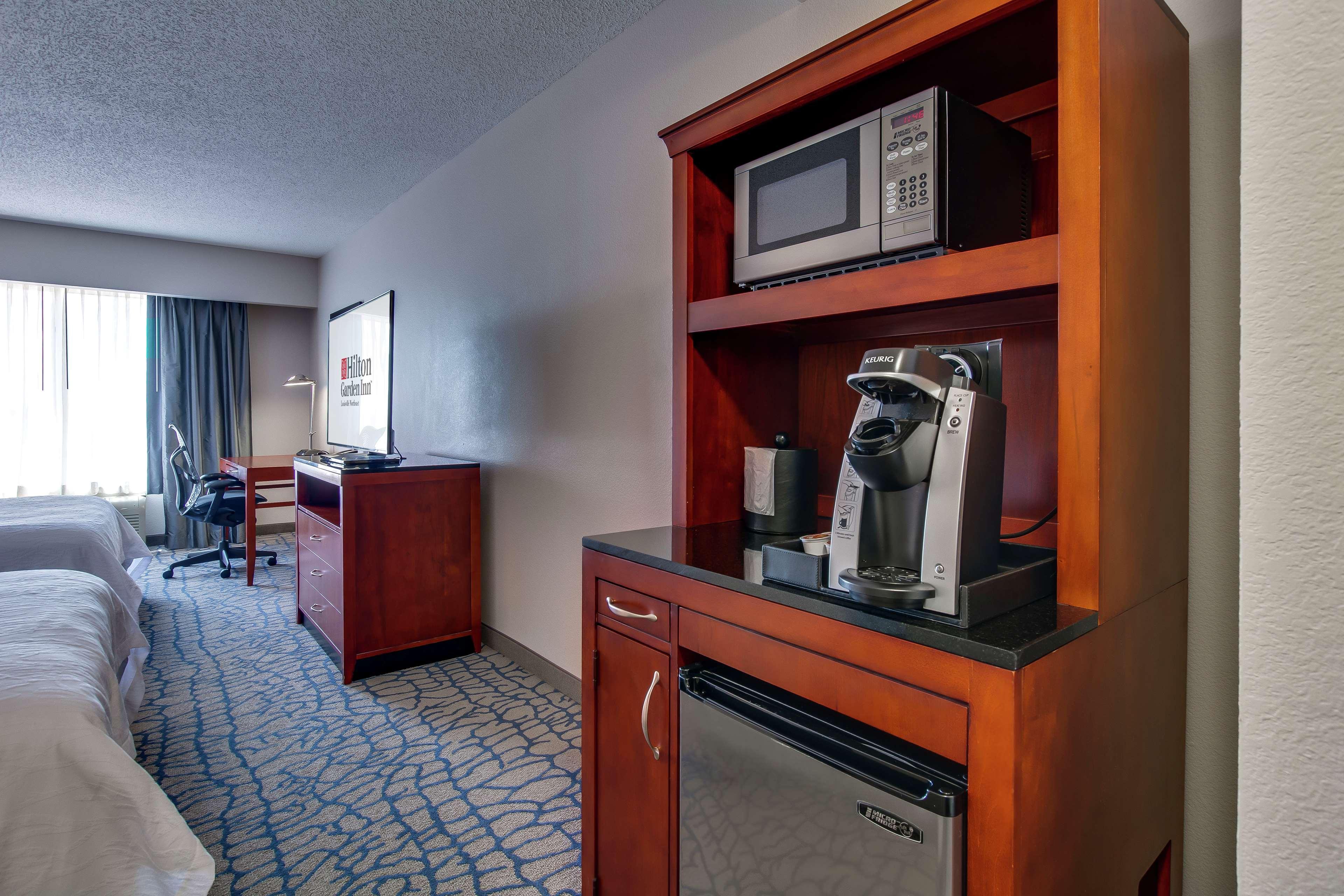 Hilton Garden Inn Louisville-Northeast Eksteriør billede