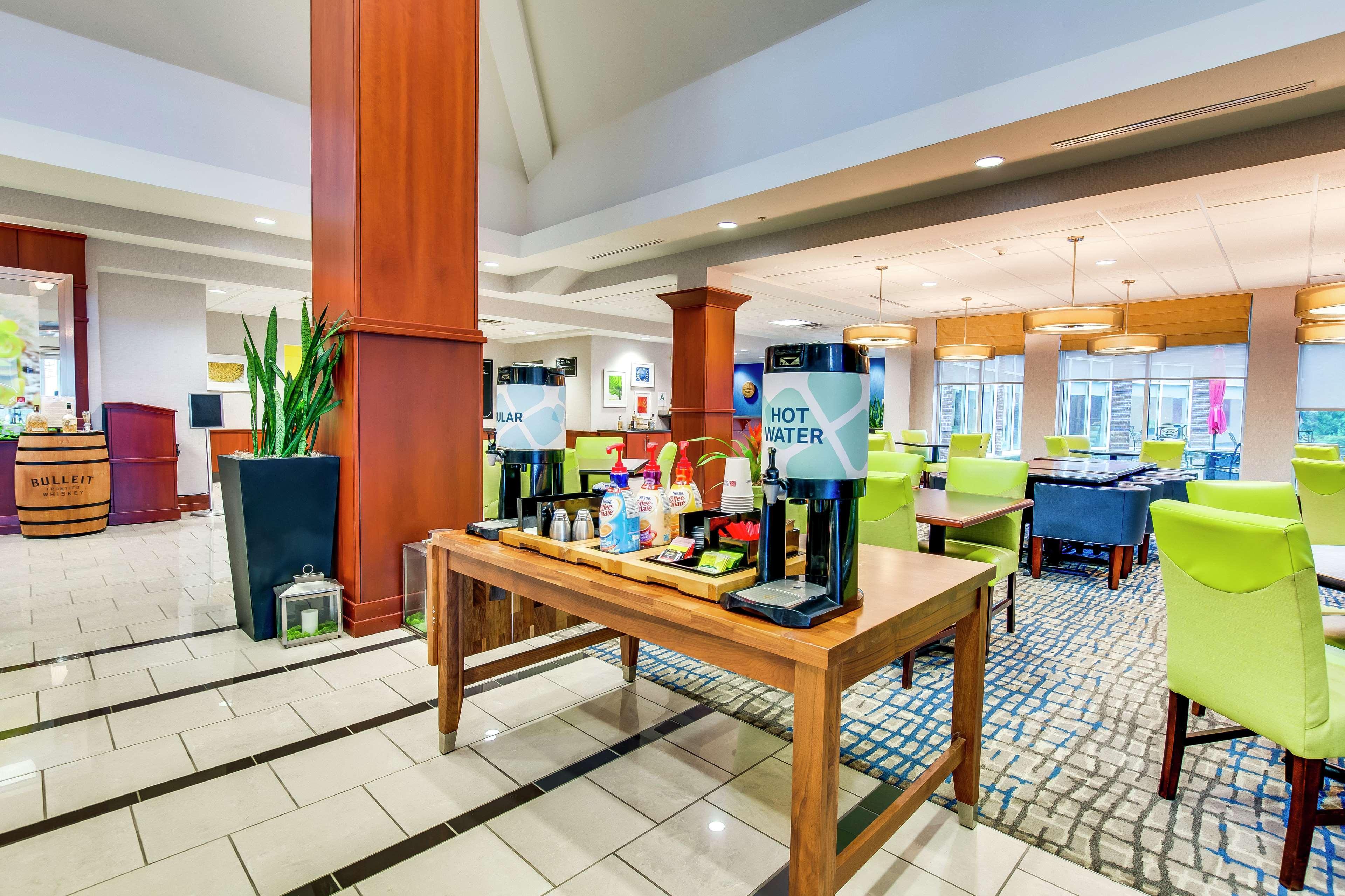 Hilton Garden Inn Louisville-Northeast Eksteriør billede